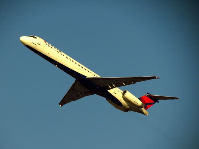 N918DL - Twin-engine aircraft
