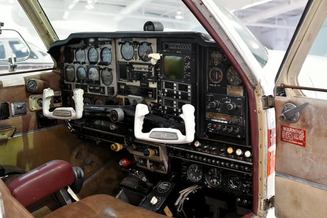 N6826Q - Beechcraft