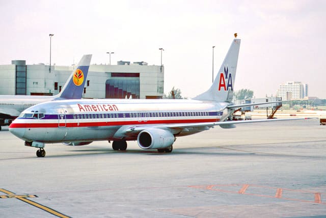 N977AN - Twin-engine aircraft