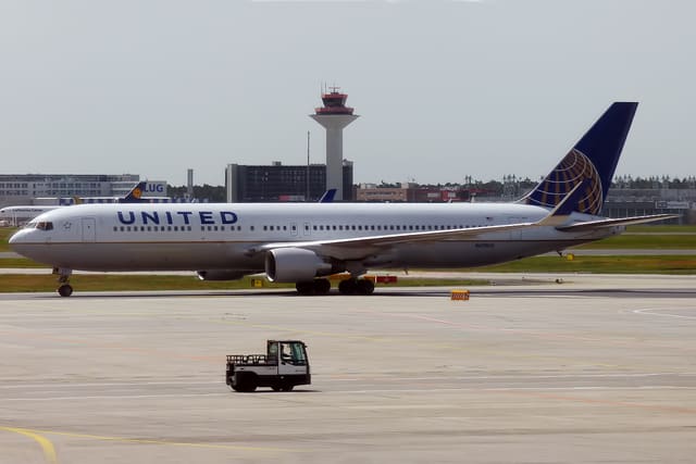 N675UA - Boeing