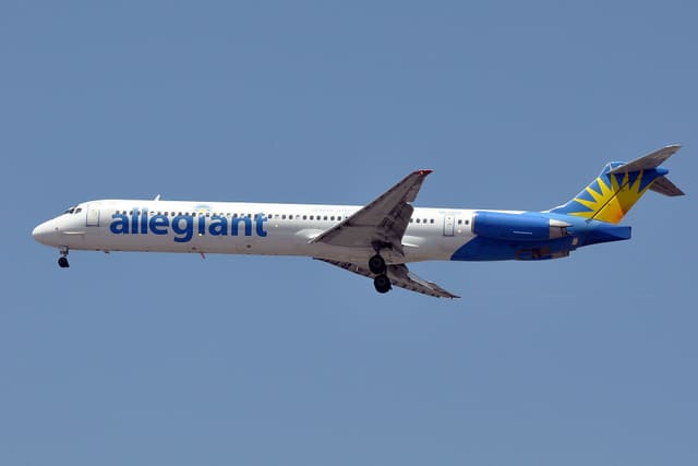 N878GA - Twin-engine aircraft