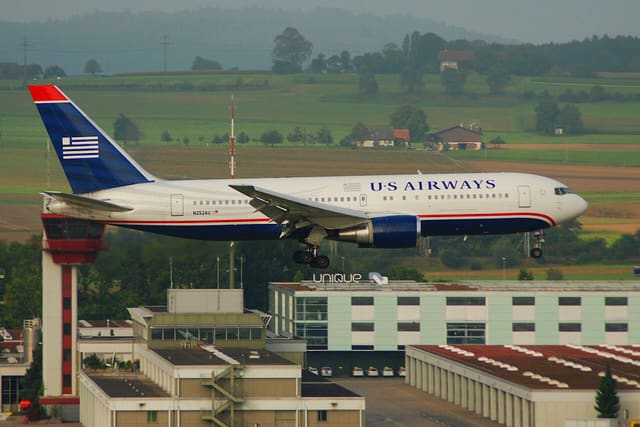N252AU - Twin-engine aircraft
