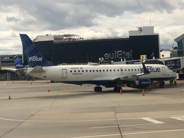 N328JB - Embraer