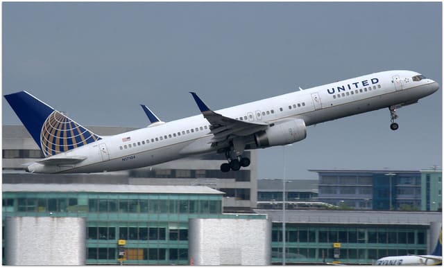N17104 - Twin-engine aircraft