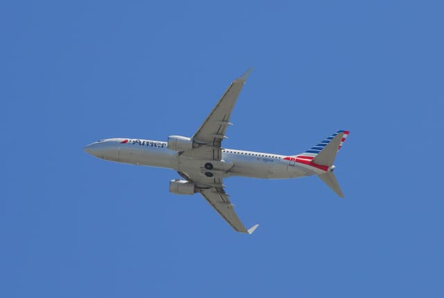 N982AN - Twin-engine aircraft
