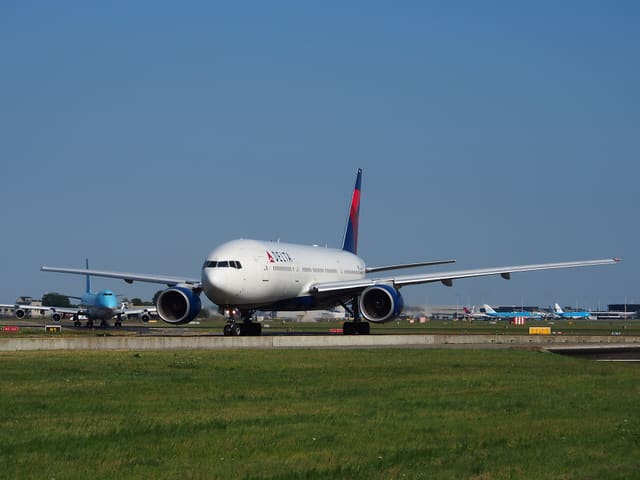 N865DA - Twin-engine aircraft