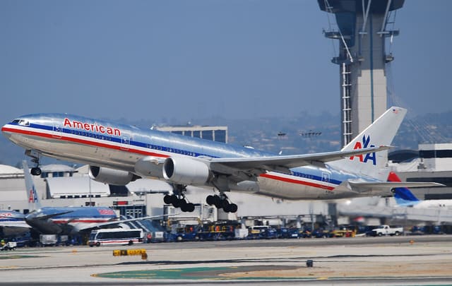 N785AN - Twin-engine aircraft