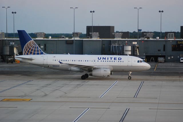 N826UA - Airbus
