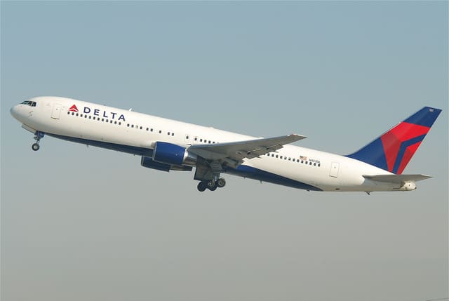 N137DL - Boeing