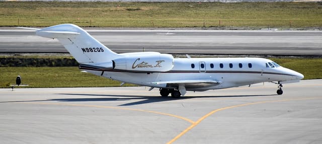 N982QS - Business jet