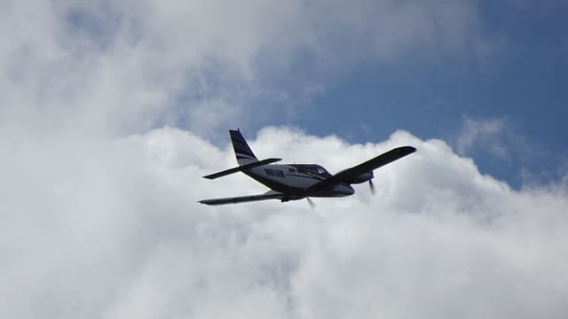 N81AW - Twin-engine aircraft
