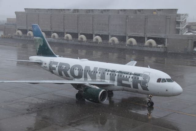 N921FR - Twin-engine aircraft