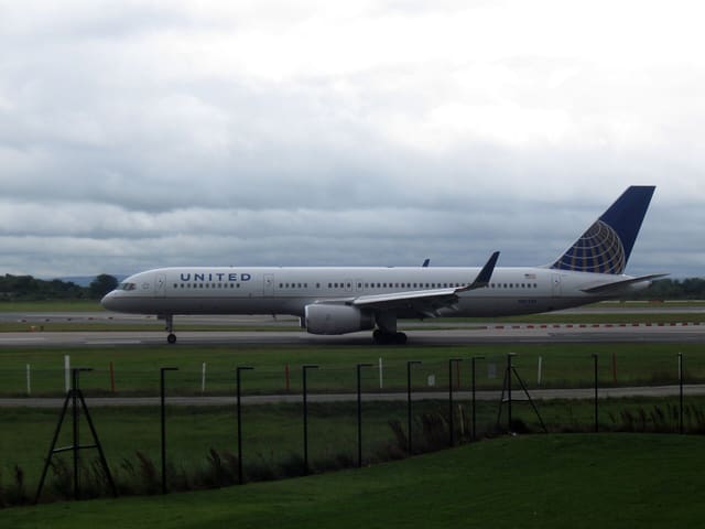 N67134 - Twin-engine aircraft