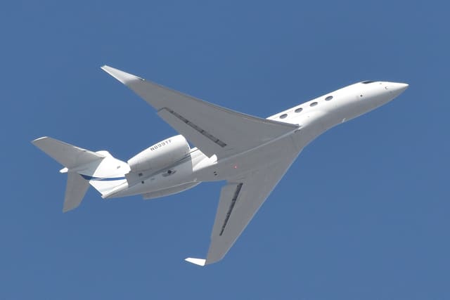 N899YF - Business jet