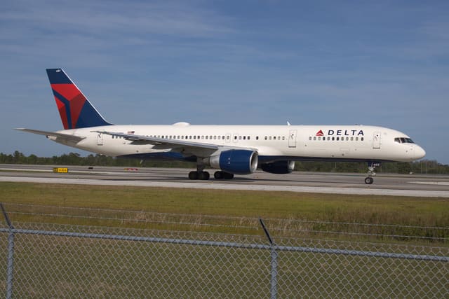 N697DL - Boeing
