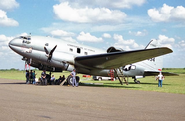 N53594 - Twin-engine aircraft