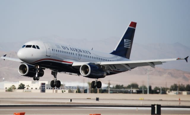 N802AW - Twin-engine aircraft