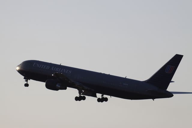N665UA - Boeing