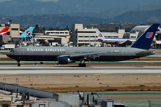 N670UA - Boeing