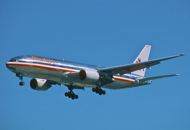 N788AN - Twin-engine aircraft