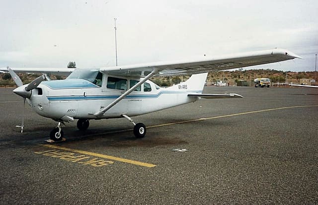 VH-ARS - Cessna