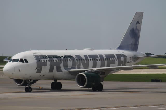 N904FR - Twin-engine aircraft