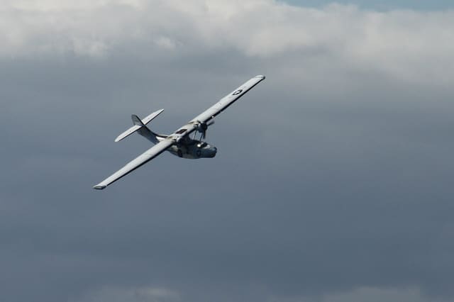  - Twin-engine aircraft
