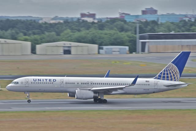 N14115 - Twin-engine aircraft