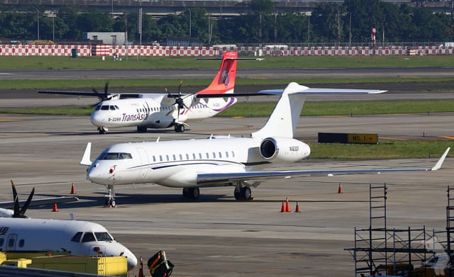 N163GF - Business jet