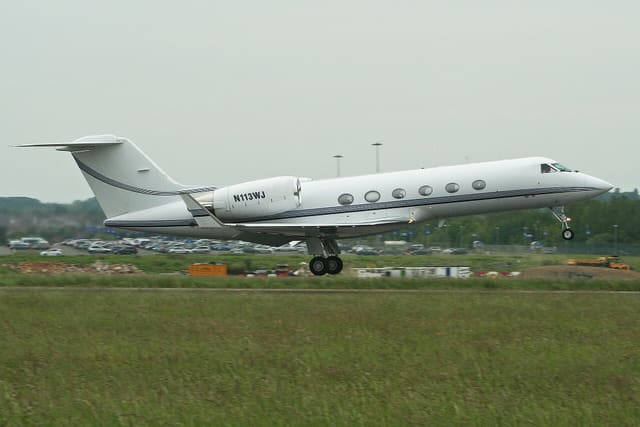 N113WJ - Business jet