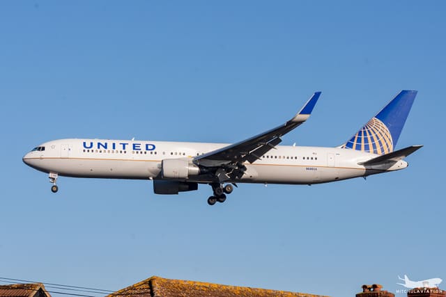 N686UA - Boeing