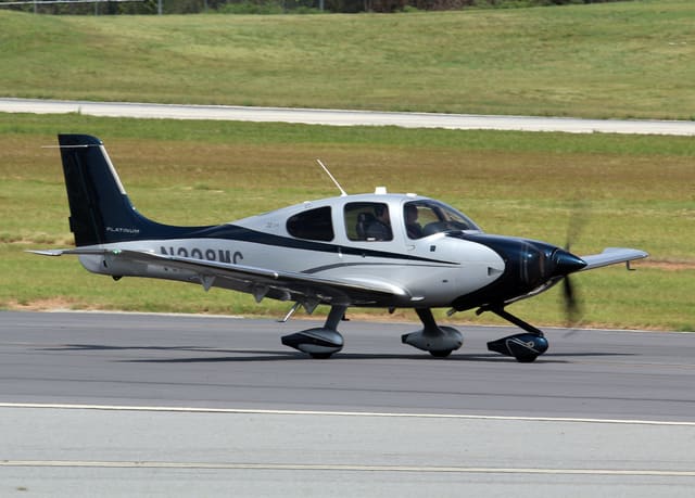 N328MC - Cirrus
