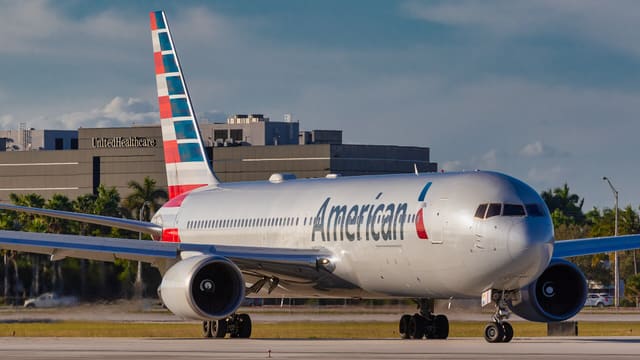 N381AN - Boeing