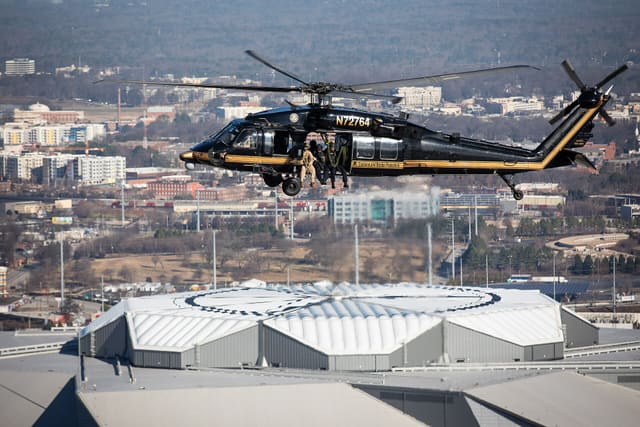 N72764 - Helicopter