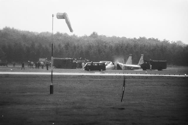  - Twin-engine aircraft