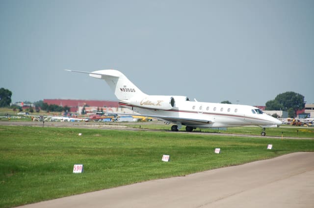 N935QS - Business jet