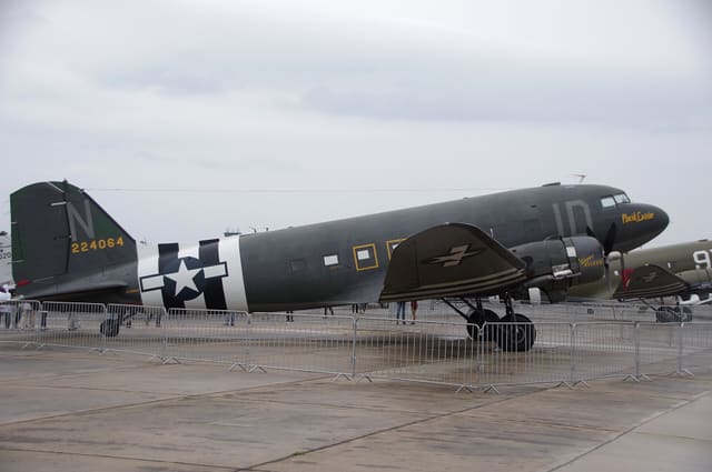 N74589 - Douglas