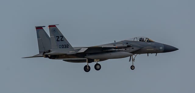  - Twin-engine aircraft