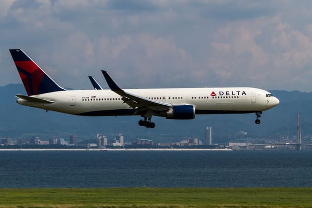 N1613B - Boeing