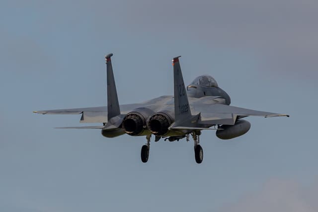  - Twin-engine aircraft