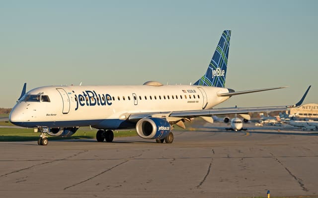 N328JB - Embraer
