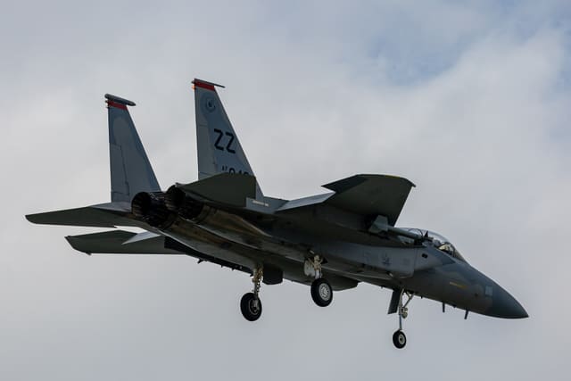  - Twin-engine aircraft