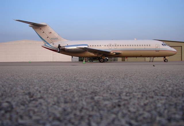 N229DE - Douglas