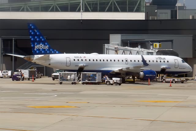 N292JB - Twin-engine aircraft