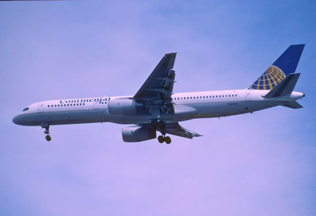 N26123 - Twin-engine aircraft