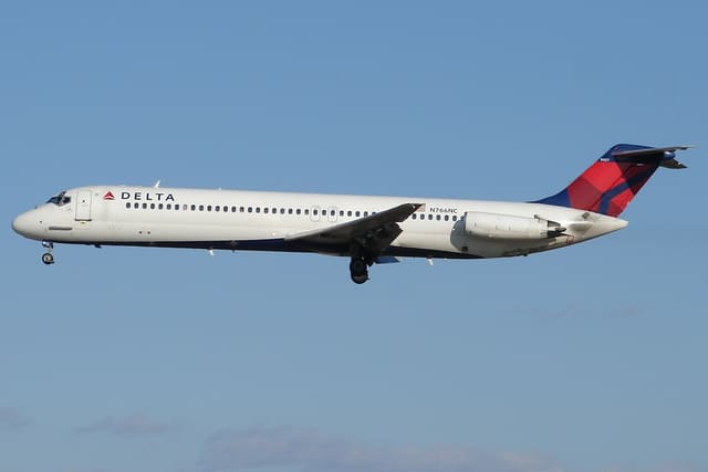 N766NC - Douglas