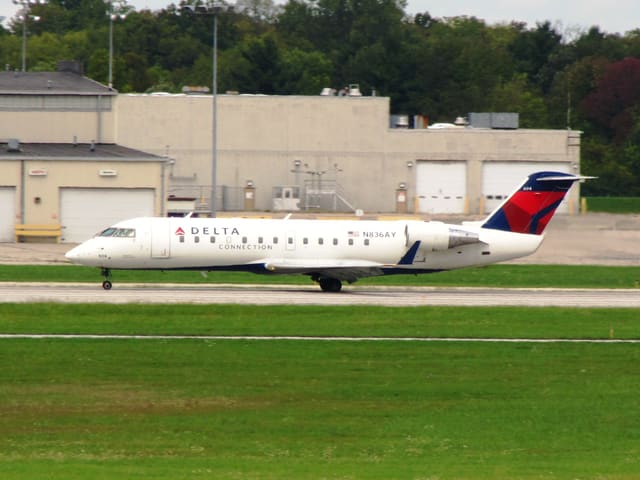 N836AY - Bombardier