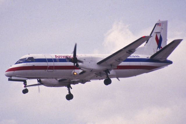 N218AE - Twin-engine aircraft
