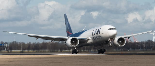 N778LA - Twin-engine aircraft