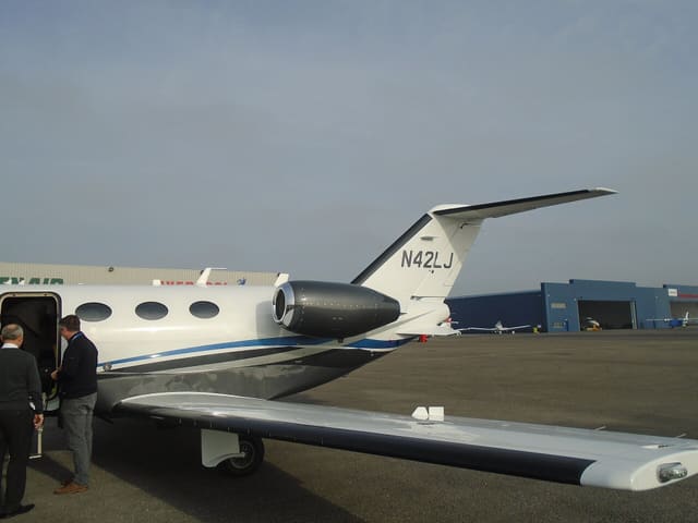 N42LJ - Business jet